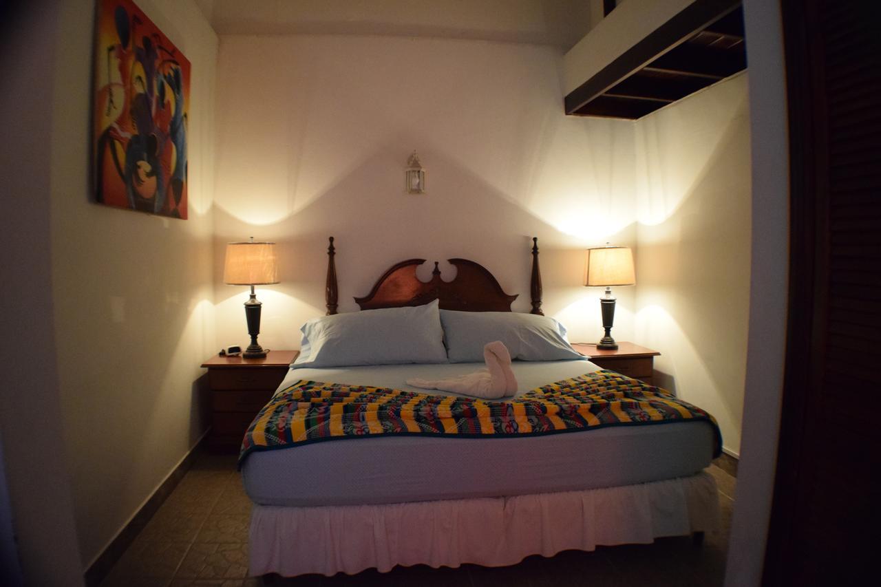 Martha'S Guesthouse San Ignacio Chambre photo