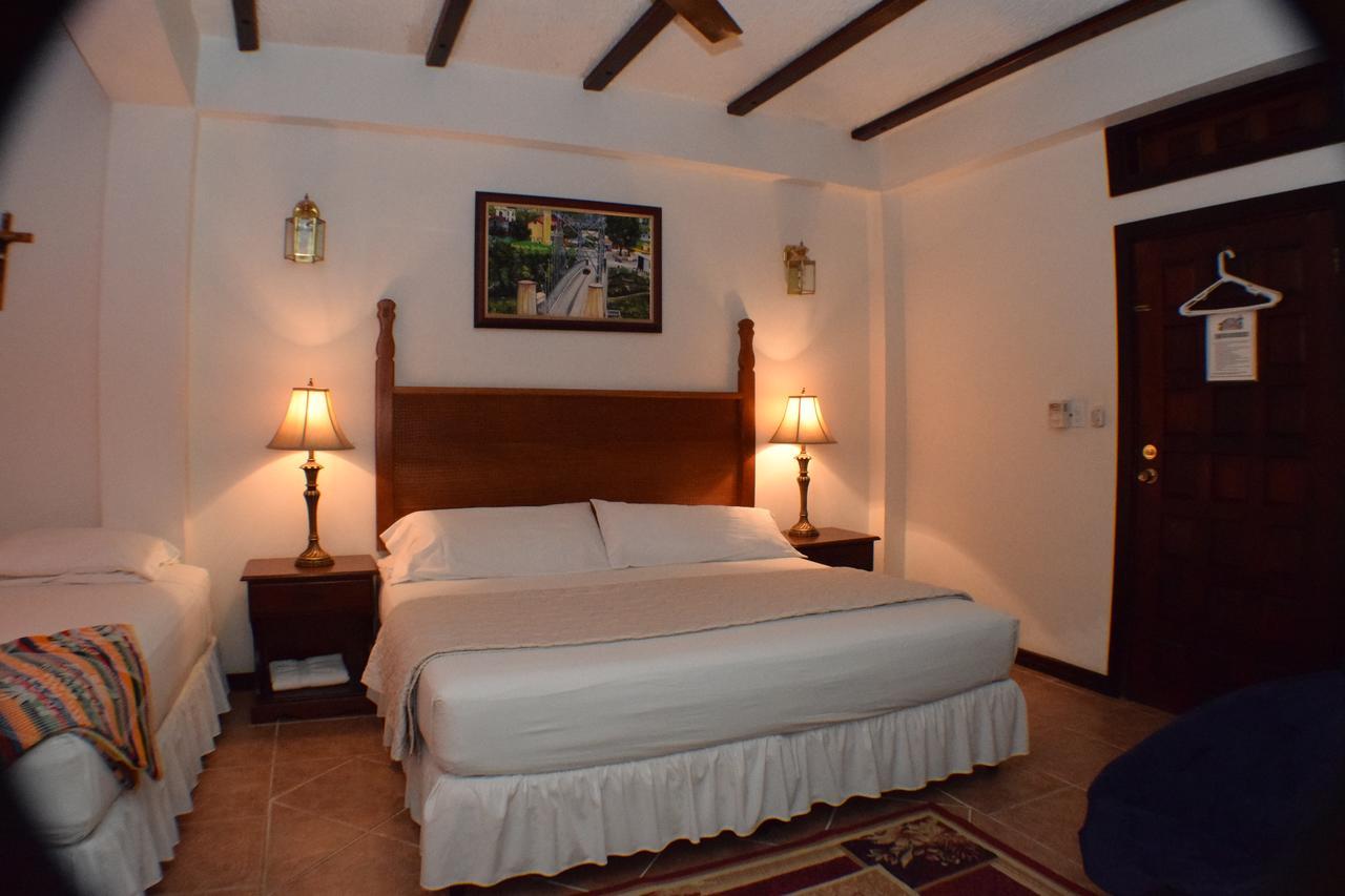 Martha'S Guesthouse San Ignacio Chambre photo