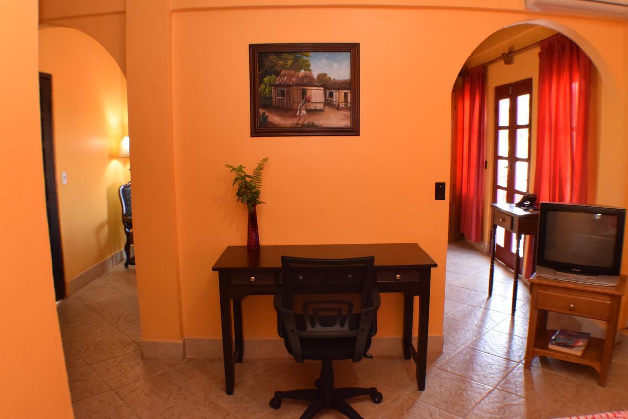 Martha'S Guesthouse San Ignacio Chambre photo